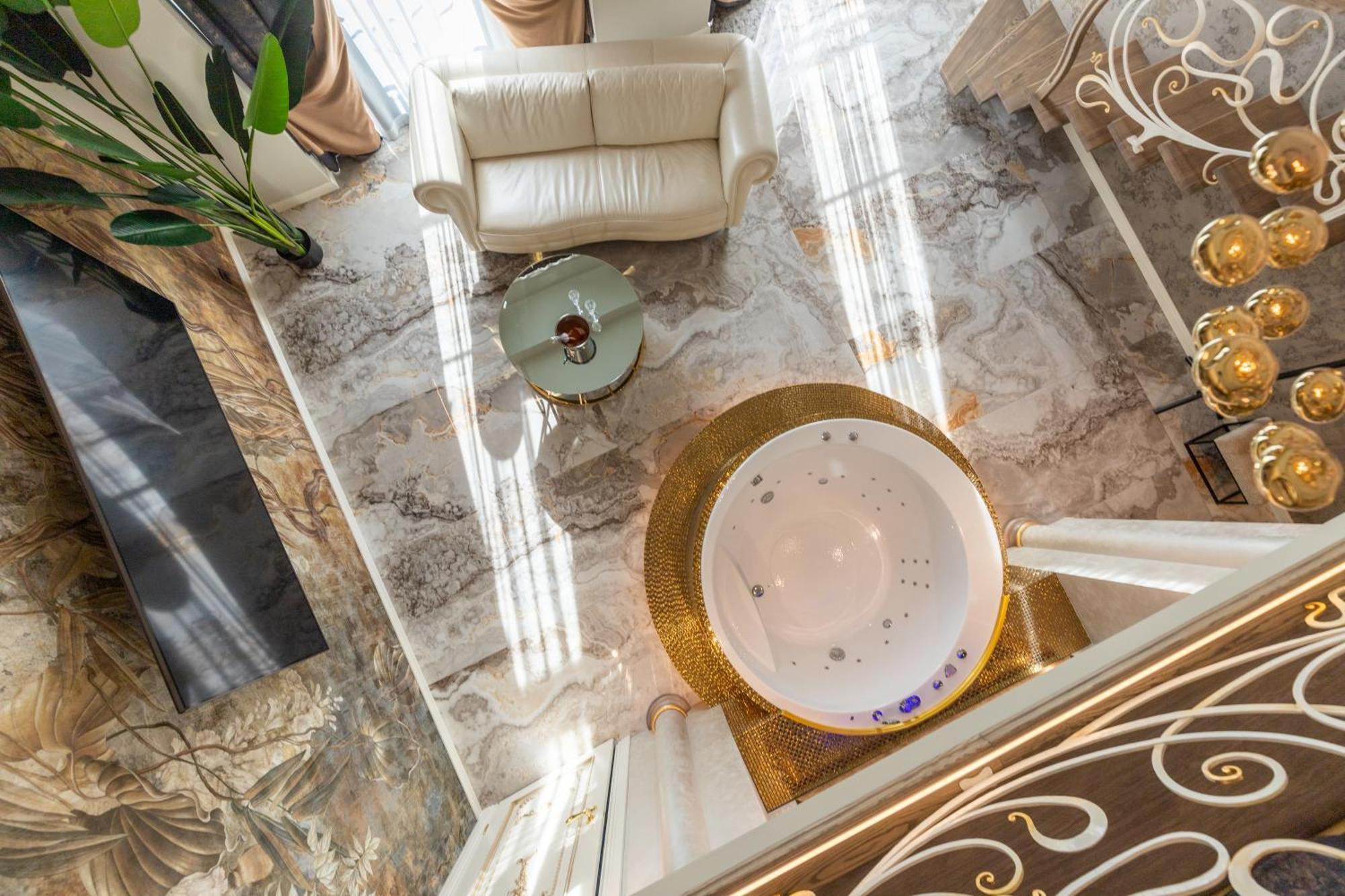 Jacuzzi Exotica Apartment Klaipėda Eksteriør billede